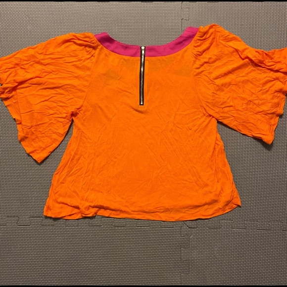 Lia Lee off the shoulder top - Picture 3 of 3